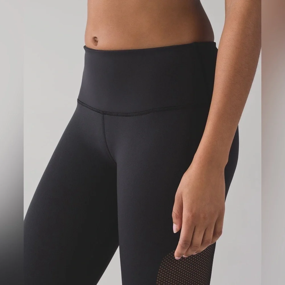 Lululemon Reveal Crop (15") size Small - Picture 4 of 11